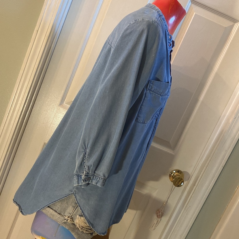 a.n.a Blue Denim Gardener Artist 3/4 Sleeve Tie Front Blouse Shirt Top - Picture 9 of 16